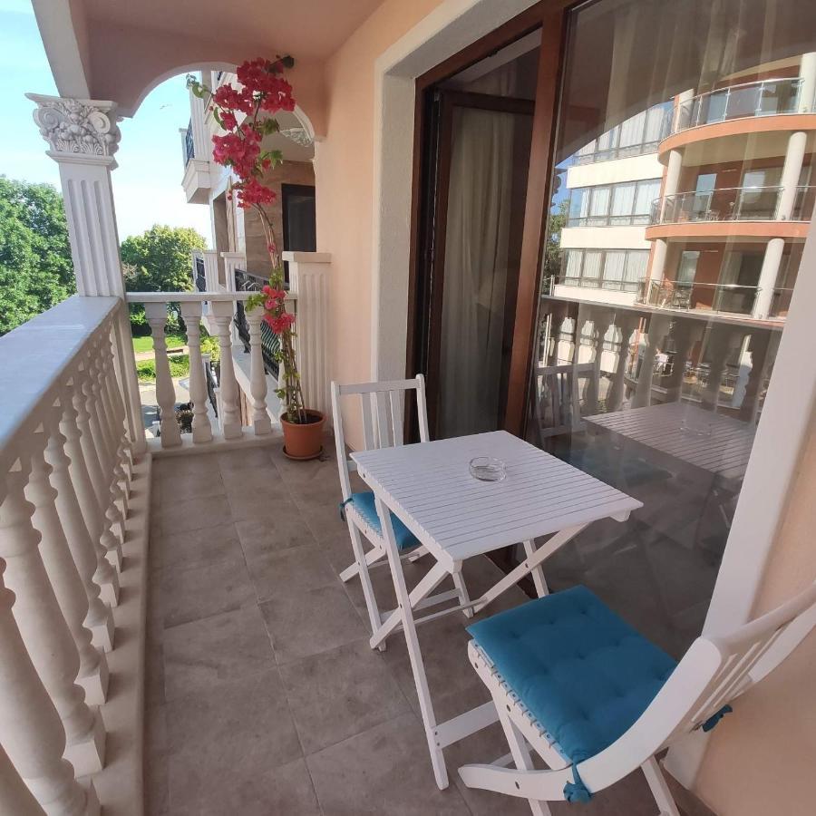 Valencia Gardens Deluxe Apartments Nesebar Exteriör bild